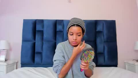 Snapshot of grishamochka chatting on December 5, 12:36 pm Grisha online show from December 5, 12:36 pm