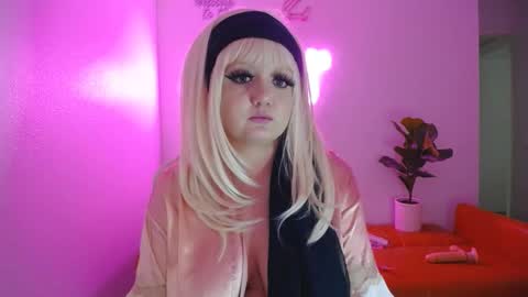 Snapshot of groovynights chatting on January 25, 4:56 am daphne online show from January 25, 4:56 am