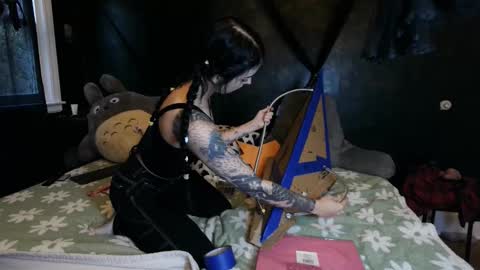 Snapshot of grumpytwo chatting on October 13, 8:31 pm grumpytwo online show from October 13, 8:31 pm