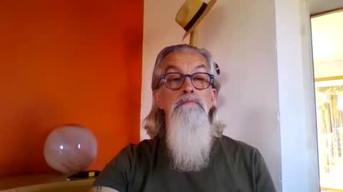 Snapshot of grybear60 chatting on October 13, 9:20 am Grybear online show from October 13, 9:20 am