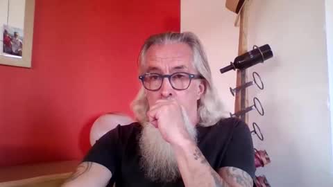 Snapshot of grybear60 chatting on November 3, 8:37 am Grybear online show from November 3, 8:37 am