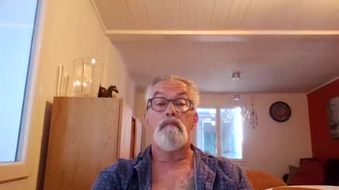 Snapshot of grybear60 chatting on June 16, 5:54 am Grybear online show from June 16, 5:54 am