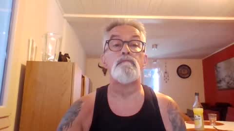 Snapshot of grybear60 chatting on July 8, 9:03 am Grybear online show from July 8, 9:03 am