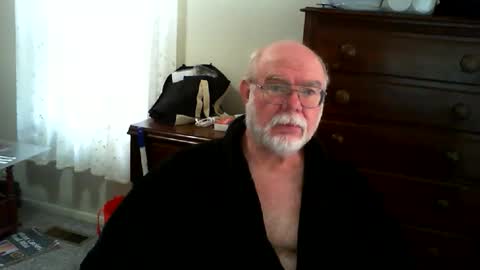 Snapshot of gtnolder60 chatting on May 10, 11:48 am Gary online show from May 10, 11:48 am