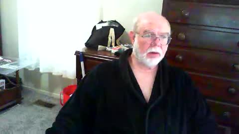 Snapshot of gtnolder60 chatting on May 26, 11:06 am Gary online show from May 26, 11:06 am