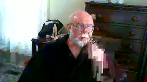 Snapshot of gtnolder60 chatting on May 28, 11:40 am Gary online show from May 28, 11:40 am
