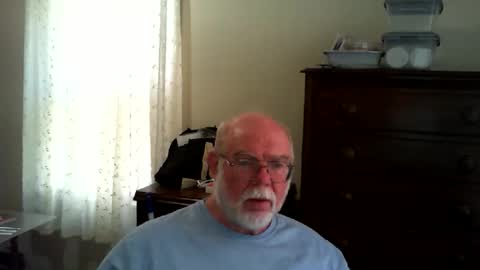 Snapshot of gtnolder60 chatting on May 31, 11:17 pm Gary online show from May 31, 11:17 pm