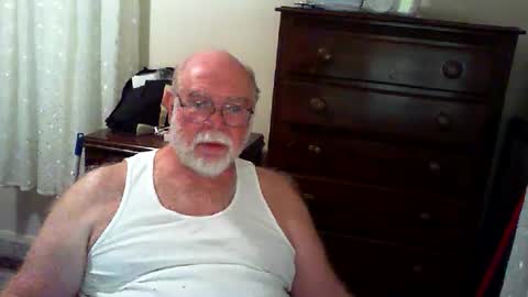 Snapshot of gtnolder60 chatting on June 5, 1:34 am Gary online show from June 5, 1:34 am