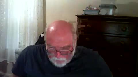Snapshot of gtnolder60 chatting on June 6, 11:20 pm Gary online show from June 6, 11:20 pm