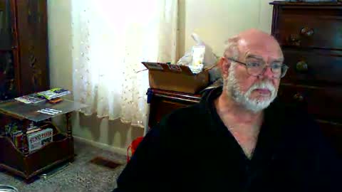Snapshot of gtnolder60 chatting on August 1, 11:42 am Gary online show from August 1, 11:42 am