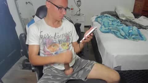 guachin_new online show from December 6, 5:09 am