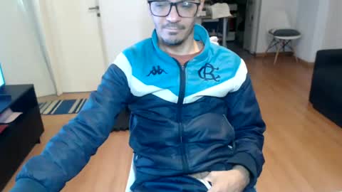 guachin_new online show from June 15, 9:50 pm