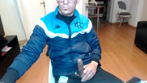 guachin_new online show from June 18, 5:41 am