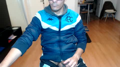 Snapshot of guachin_new chatting on August 8, 3:52 am guachin_new online show from August 8, 3:52 am