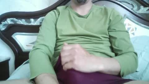 Snapshot of guapete_21x chatting on April 1, 10:05 am guapete 21x online show from April 1, 10:05 am