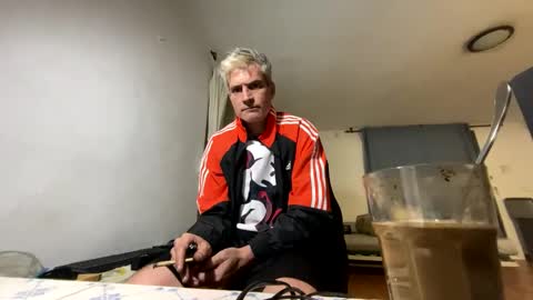 guardiannif_ online show from December 2, 11:18 pm