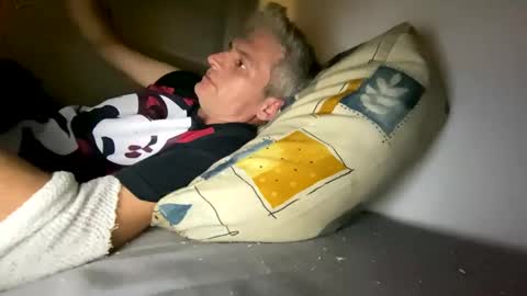 guardiannif_ online show from December 3, 2:25 am