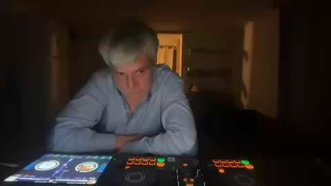 guardiannif_ online show from March 11, 7:31 pm