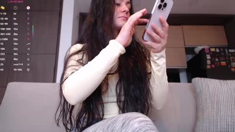Snapshot of guccipussy1 chatting on May 25, 6:36 pm Elena online show from May 25, 6:36 pm