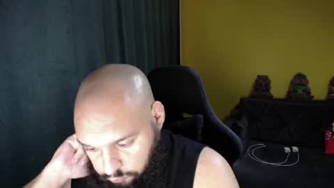 Snapshot of guessswho24 chatting on December 5, 2:31 am Ayan online show from December 5, 2:31 am