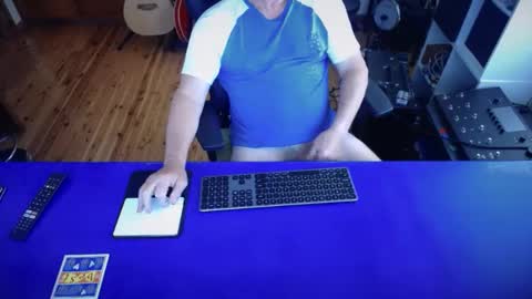 guesswhatigot2 online show from March 8, 11:07 pm