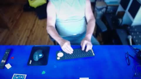 Snapshot of guesswhatigot2 chatting on January 6, 7:23 am guesswhatigot2 online show from January 6, 7:23 am