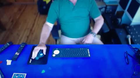 Snapshot of guesswhatigot2 chatting on January 13, 5:24 am guesswhatigot2 online show from January 13, 5:24 am