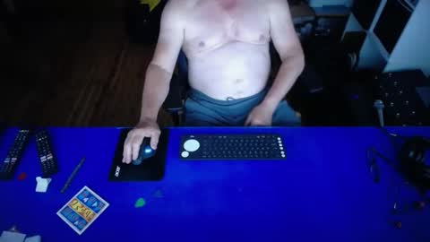 Snapshot of guesswhatigot2 chatting on January 15, 9:03 am guesswhatigot2 online show from January 15, 9:03 am