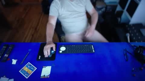 Snapshot of guesswhatigot2 chatting on January 18, 12:14 am guesswhatigot2 online show from January 18, 12:14 am