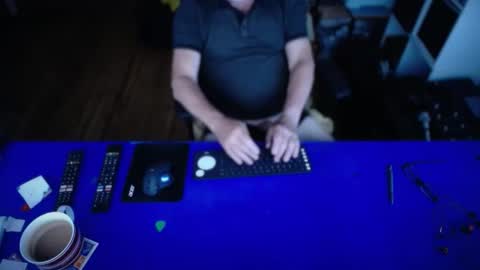 Snapshot of guesswhatigot2 chatting on February 2, 7:51 am guesswhatigot2 online show from February 2, 7:51 am