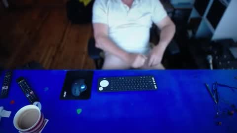 Snapshot of guesswhatigot2 chatting on February 4, 6:08 am guesswhatigot2 online show from February 4, 6:08 am