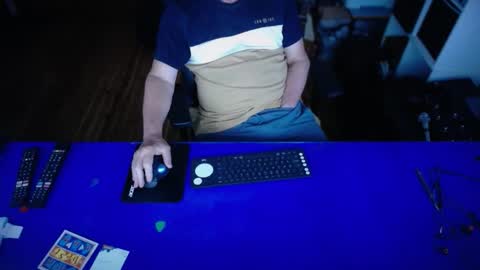 Snapshot of guesswhatigot2 chatting on February 7, 10:41 am guesswhatigot2 online show from February 7, 10:41 am