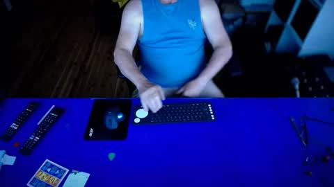 Snapshot of guesswhatigot2 chatting on February 10, 7:01 am guesswhatigot2 online show from February 10, 7:01 am