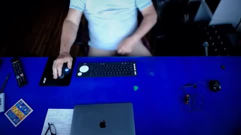 Snapshot of guesswhatigot2 chatting on March 1, 9:11 am guesswhatigot2 online show from March 1, 9:11 am