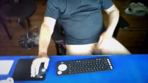 Snapshot of guesswhatigot2 chatting on March 6, 10:23 am guesswhatigot2 online show from March 6, 10:23 am