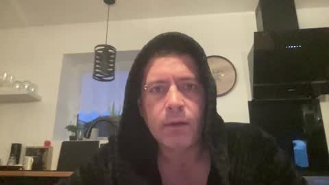 guil0 online show from September 26, 9:13 am