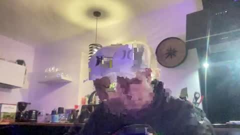 guil0 online show from November 7, 10:43 pm