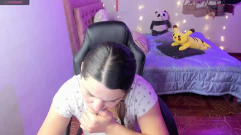Hello Im Julieta Im 25 years old welcome to my room have fun and be happy. online show from February 8, 3:31 pm
