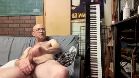 Snapshot of guitarist4206917 chatting on April 10, 1:49 pm guitarist4206917 online show from April 10, 1:49 pm