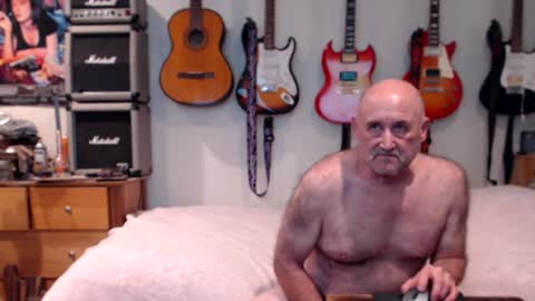 Snapshot of guitarsexgod chatting on January 20, 3:50 pm Mario online show from January 20, 3:50 pm
