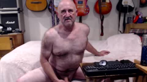 Snapshot of guitarsexgod chatting on February 12, 5:37 pm Mario online show from February 12, 5:37 pm