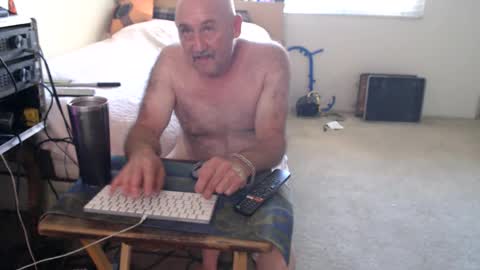 Snapshot of guitarsexgod2 chatting on June 20, 11:07 pm guitarsexgod2 online show from June 20, 11:07 pm