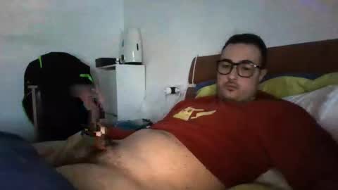 Snapshot of gullit93 chatting on March 22, 1:47 pm gullit93 online show from March 22, 1:47 pm
