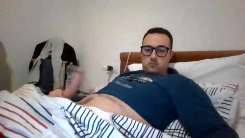 Snapshot of gullit93 chatting on April 21, 8:01 pm gullit93 online show from April 21, 8:01 pm