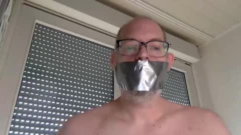 gummicasual online show from February 25, 12:55 pm