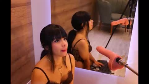 Snapshot of gummyluv chatting on November 28, 1:08 am gummyluv online show from November 28, 1:08 am