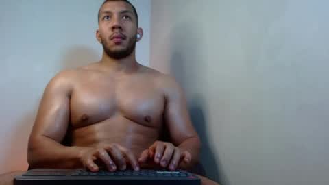 Snapshot of gurushake chatting on May 22, 5:07 pm holl latino online show from May 22, 5:07 pm