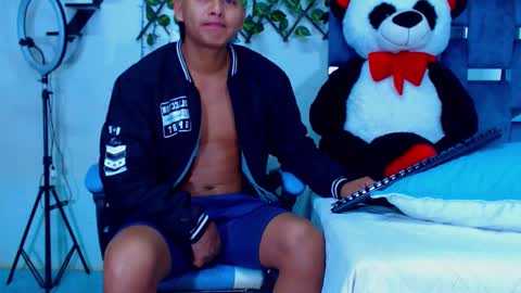 Hakim online show from November 9, 3:10 pm