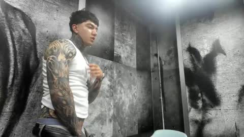 Snapshot of gury_tattoo chatting on May 22, 7:08 pm Gury online show from May 22, 7:08 pm