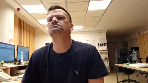 Snapshot of guschidick chatting on November 8, 3:18 am guschidick online show from November 8, 3:18 am